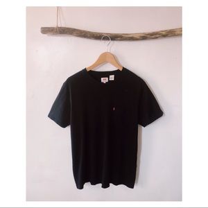 Men’s Levi’s T shirt